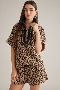 T33275 Leopard Print Top
