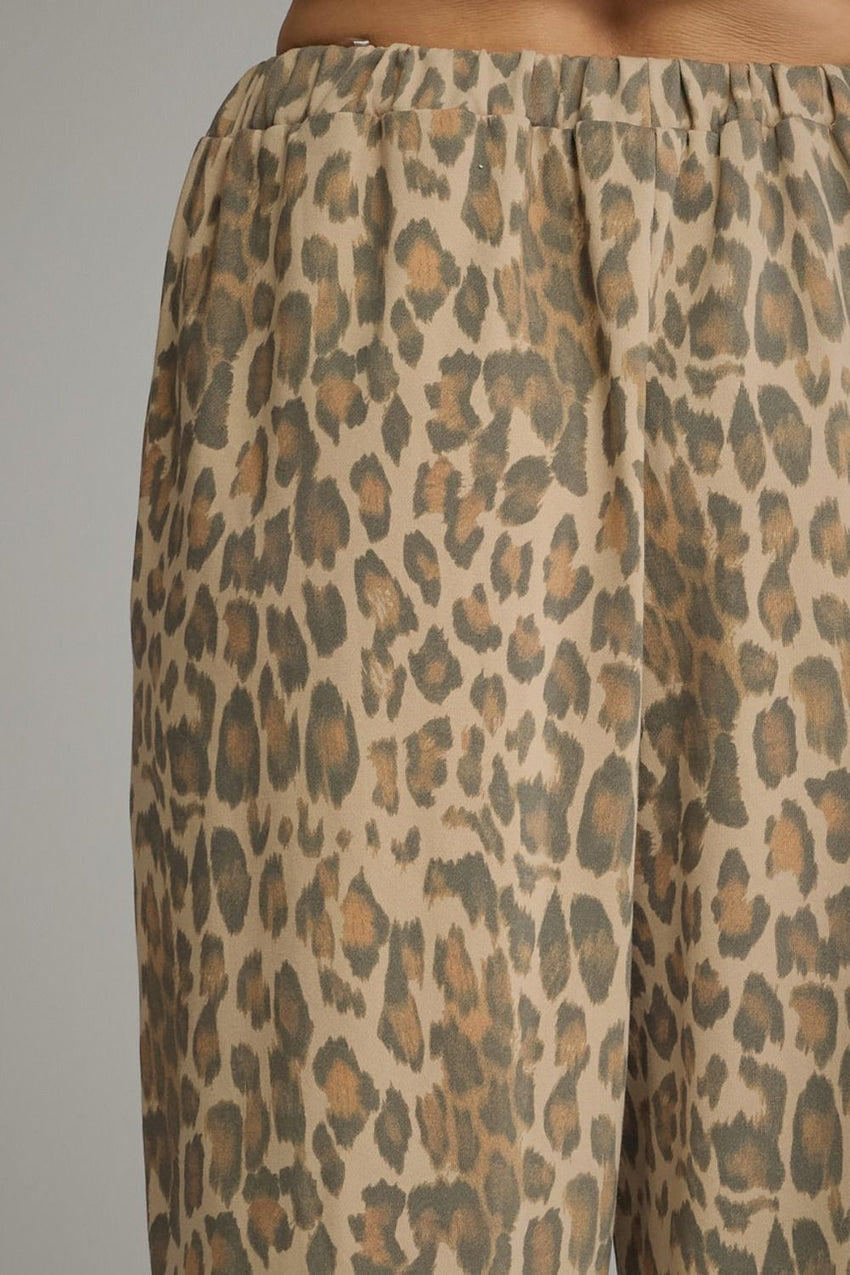 P34235 Animal Print Ankle Length Pants