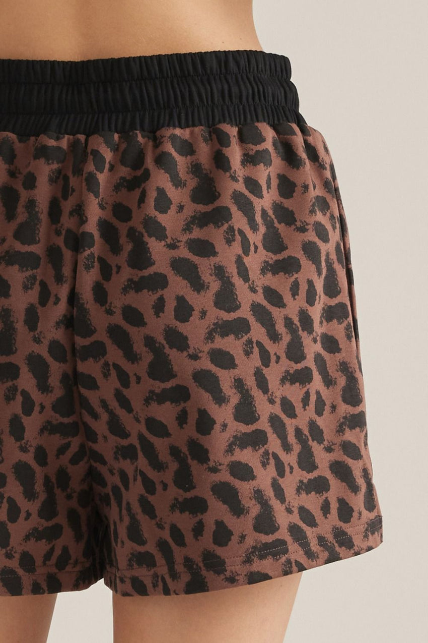 P33276 Leopard Shorts