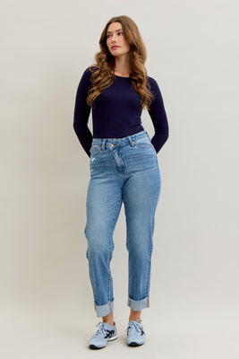 881003REG Crossed Button Jean
