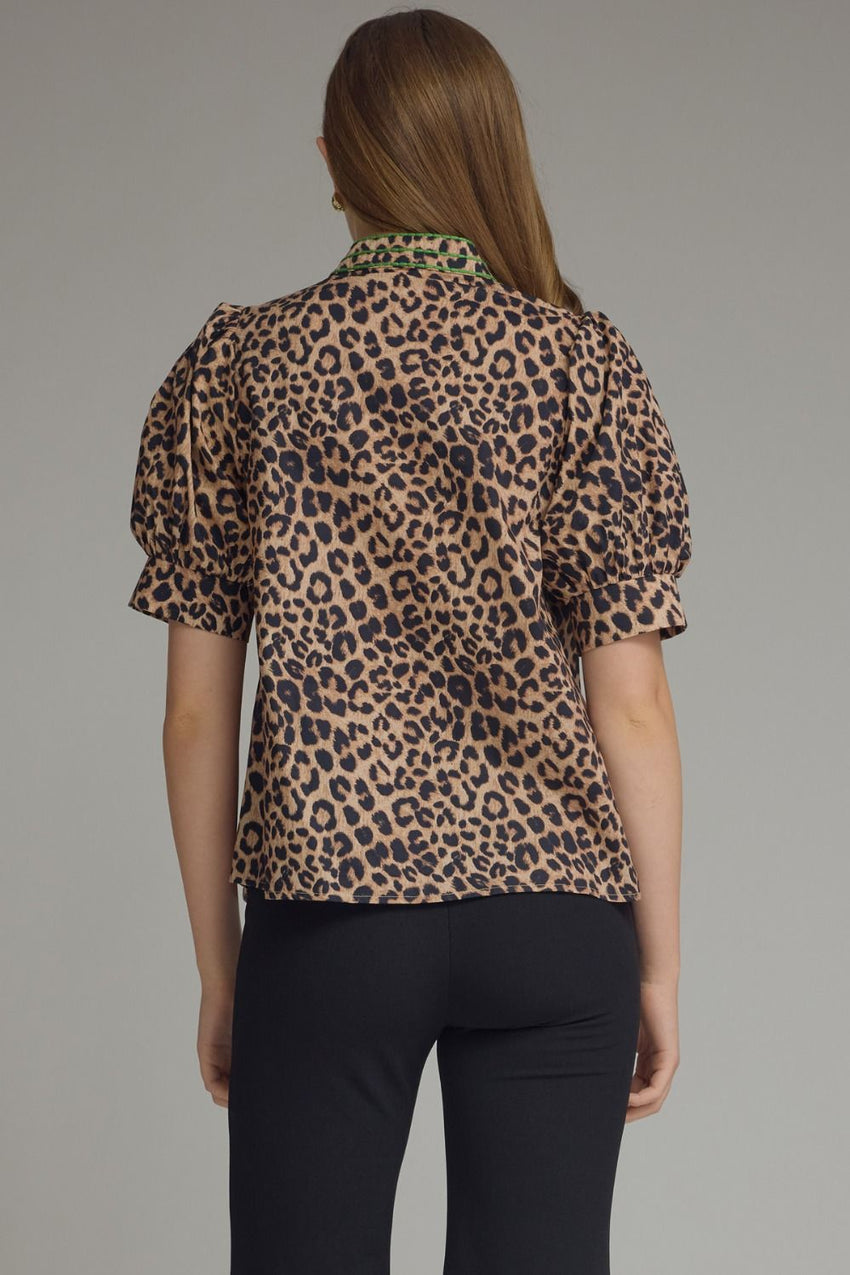 T31886 Lopsrd Print Embroidered Top