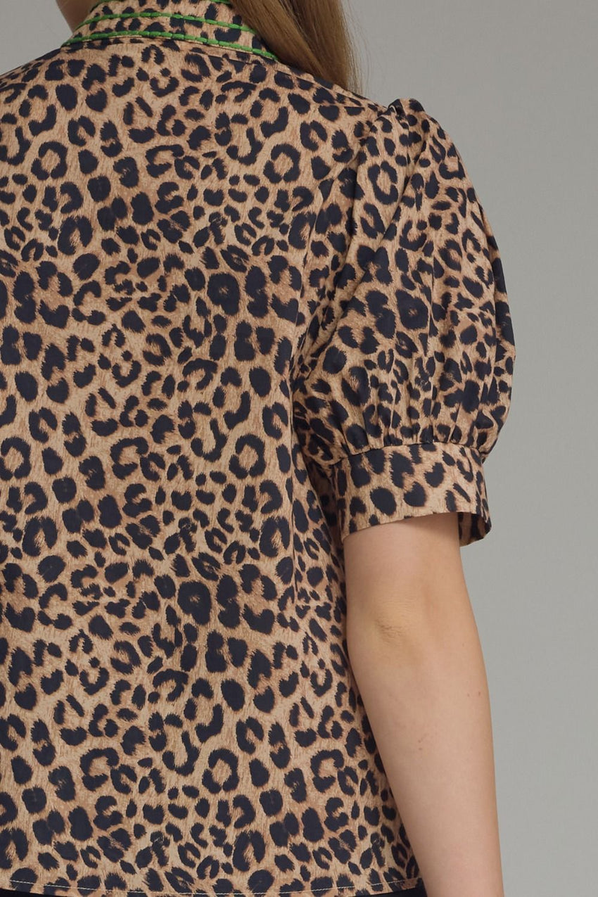 T31886 Lopsrd Print Embroidered Top