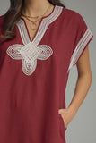 D29760 Wine SS MIDI Dress