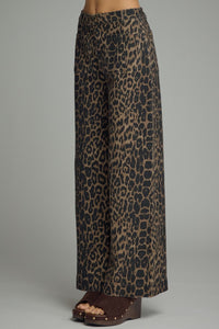 P32701 Leopard Pants