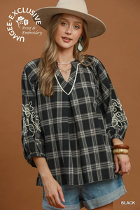 C4875 Plaid Balloon Sleeve Blouse