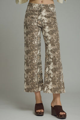 P32907 Snake Print Cropped Pants