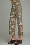 P32907 Snake Print Cropped Pants