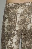 P32907 Snake Print Cropped Pants