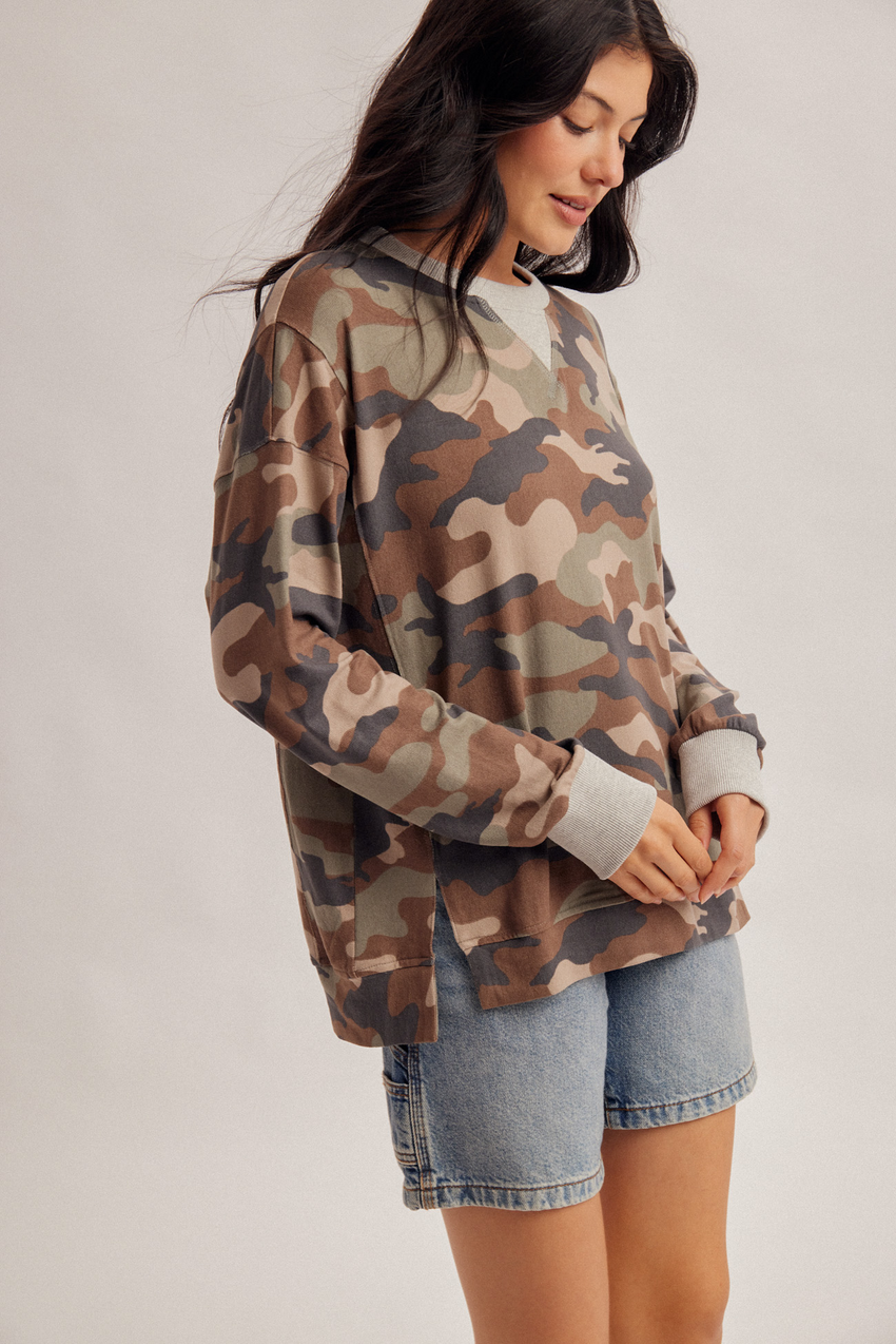 36921 Camo Sweatshirt With Slit