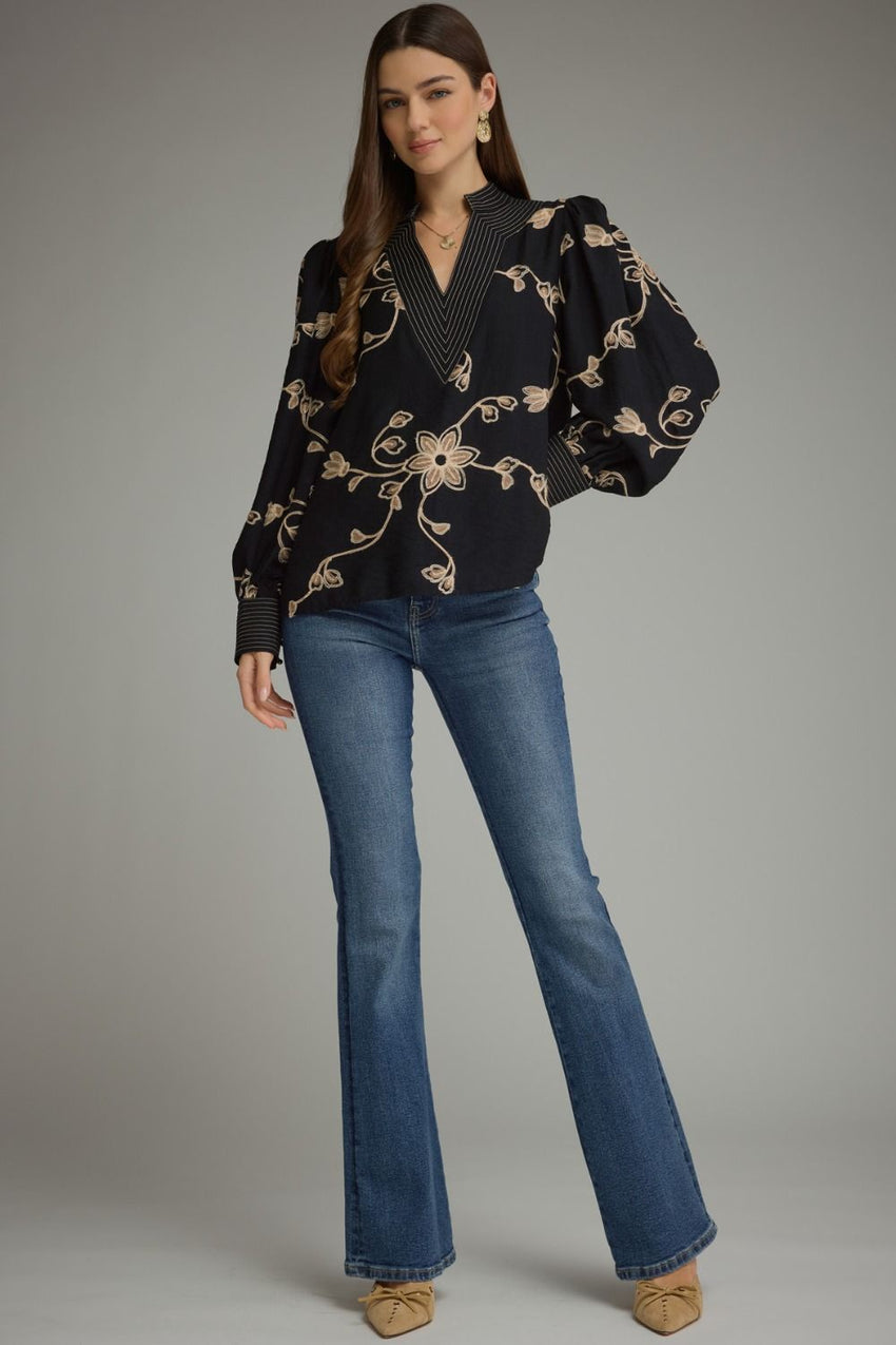 T33414 Floral Embroidered Top