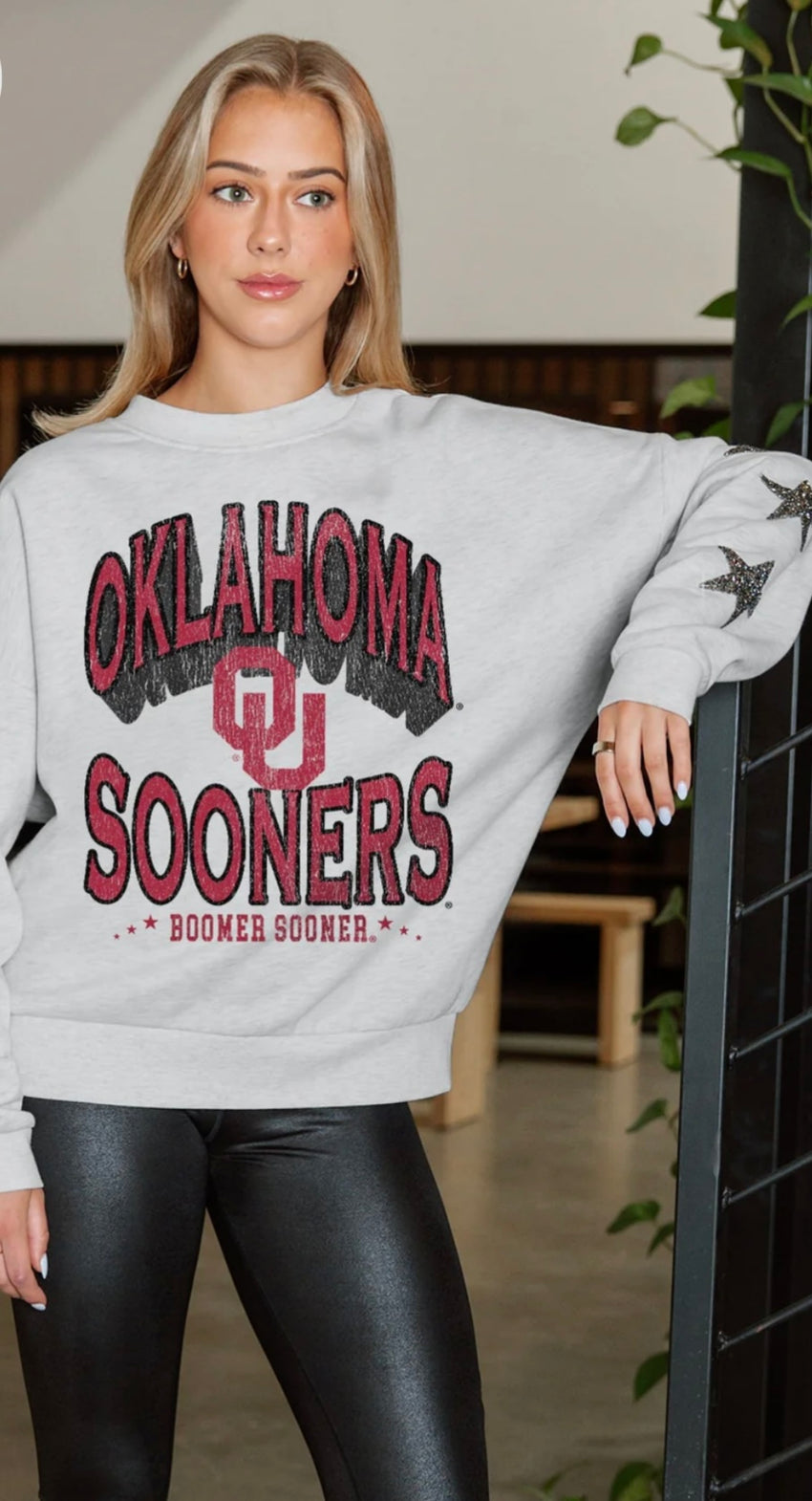 OU STAR EMBELLISHMENT SWEATSHIRT
